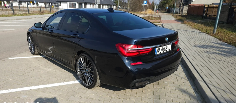 BMW Seria 7 cena 165000 przebieg: 260000, rok produkcji 2016 z Legionowo małe 497